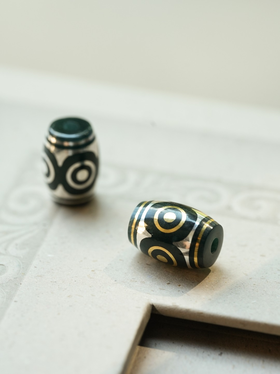 Ancient Motif Gold-Inlaid Dzi Bead