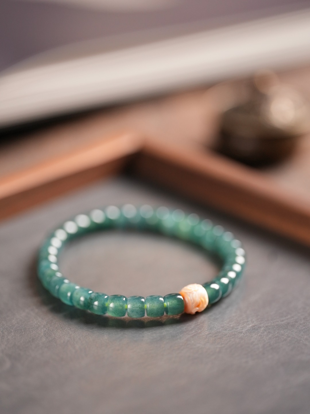 Verdant Jade with Pearl Bloom Bracelet